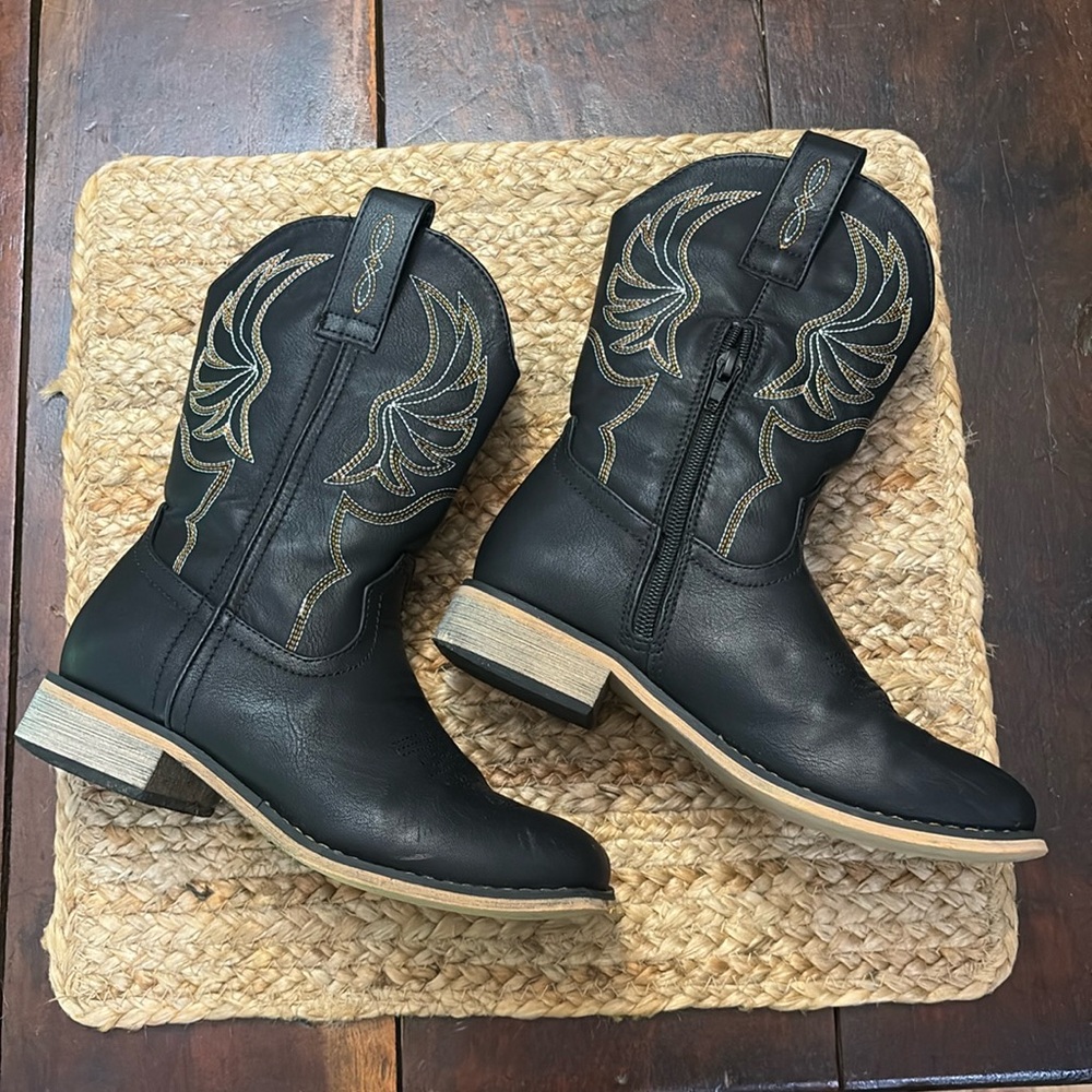 Black Western Cowboy / Cowgirl Boots- Excellent Used Condition- Size 2